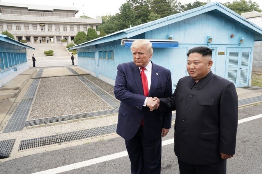 Trump cruza a fronteira e se torna 1º presidente dos EUA a entrar na Coreia do Norte