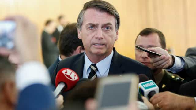 Bolsonaro chama general que o criticou de ‘melancia’