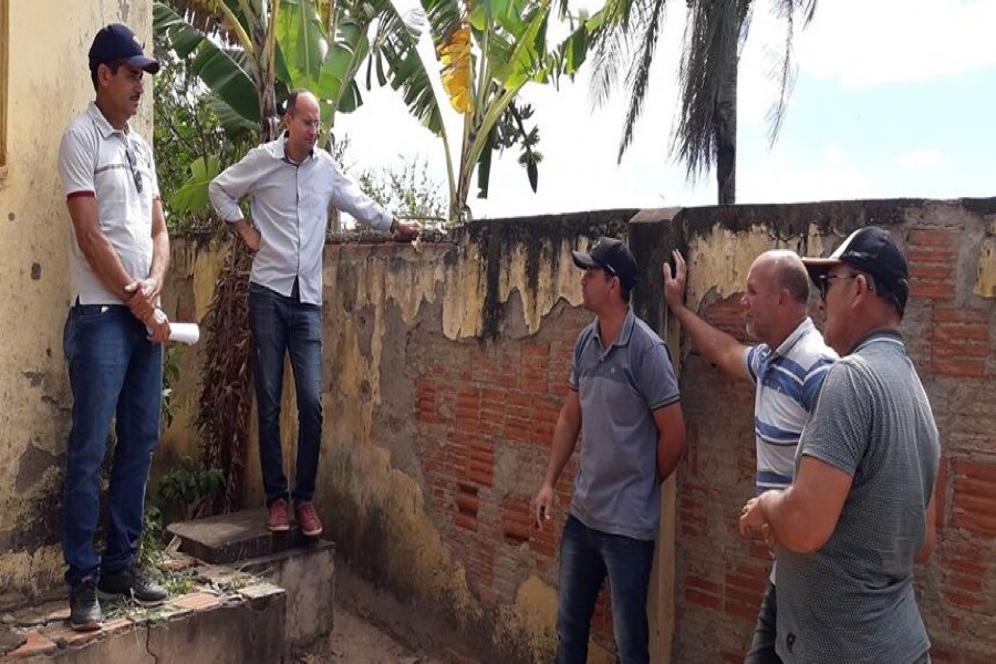 Prefeito de Altaneira paralisa obras depois de críticas de vereadores