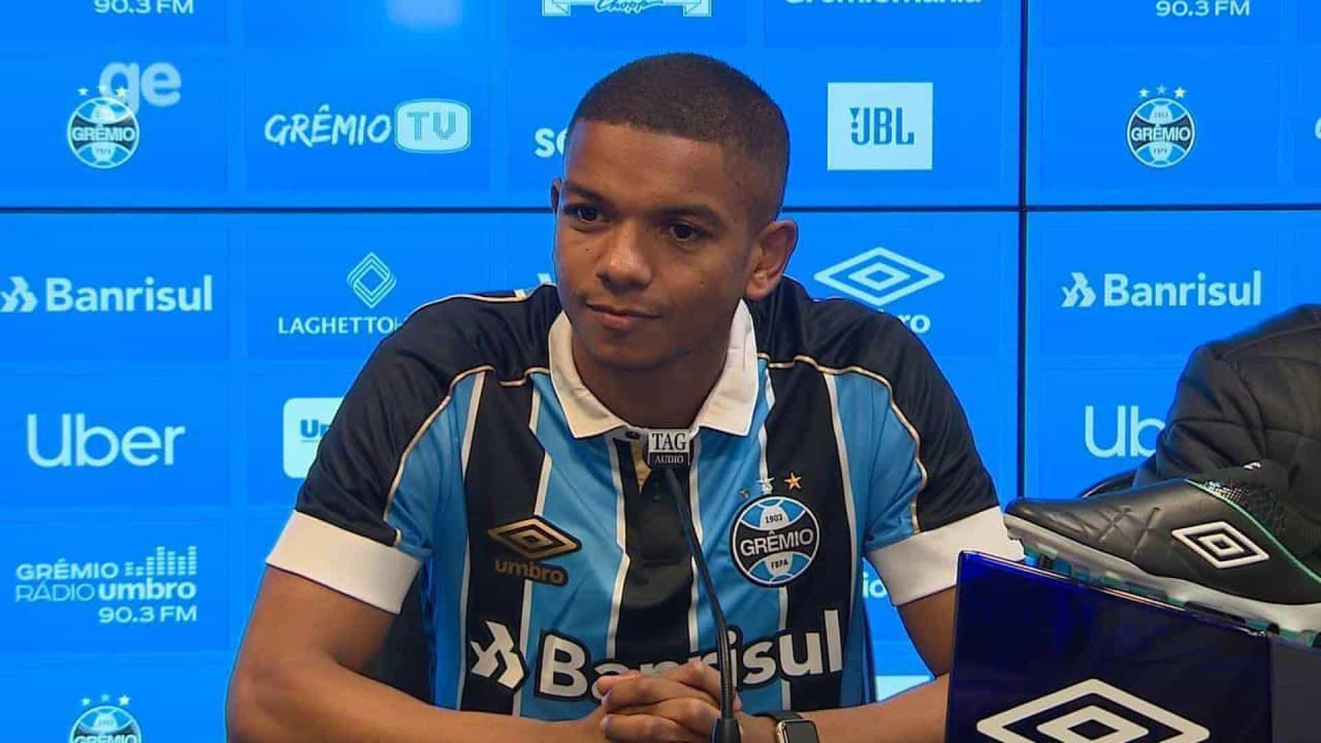 David Braz chega ao Grêmio e exalta ‘concorrência boa’ na defesa