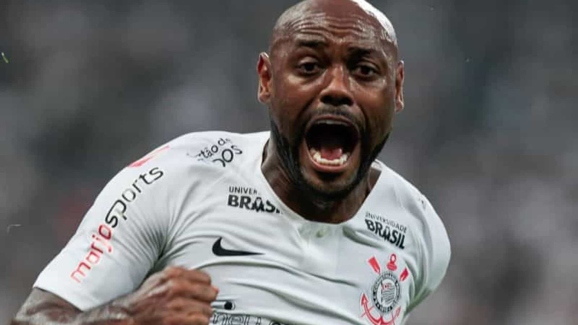 Com gol de Vagner Love, Corinthians vence CSA em casa