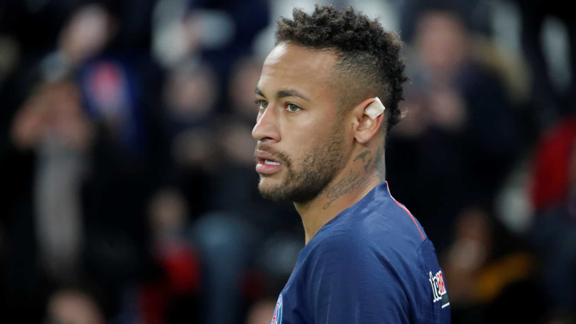 Após polêmicas e atraso, Neymar se reapresenta ao PSG