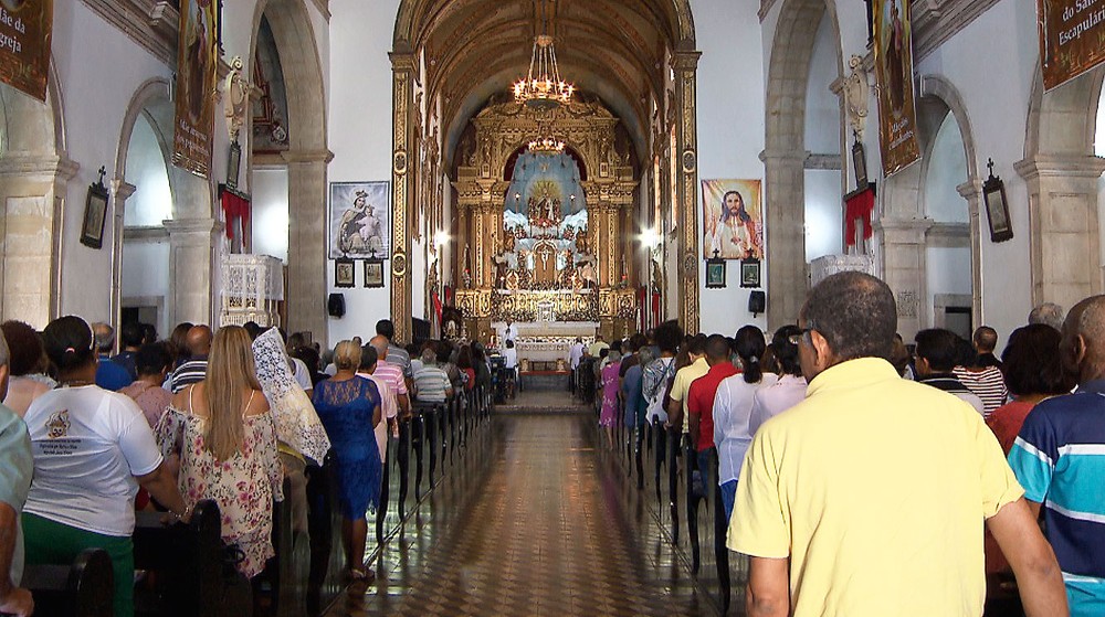 Fiéis de Salvador se reúnem para festejar Dia de Nossa Senhora do Carmo