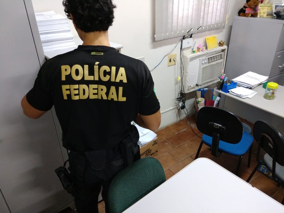 PF cumpre 17 mandados de prisão para combater fraudes na merenda escolar, na Paraíba