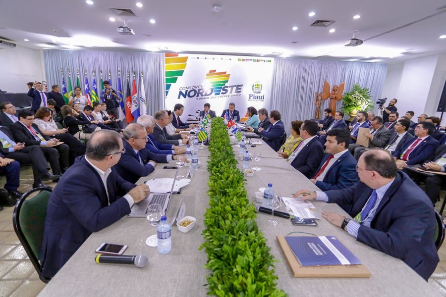 Em Teresina, governadores do Nordeste discutem captação de investimentos