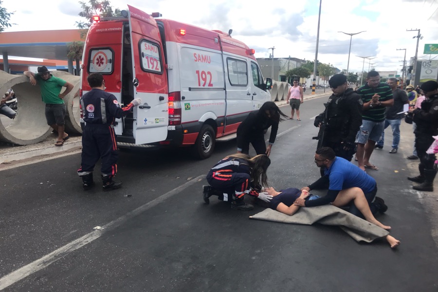 Carroceiro embriagado provoca acidente com veículo em avenida movimentada de Juazeiro do Norte-CE