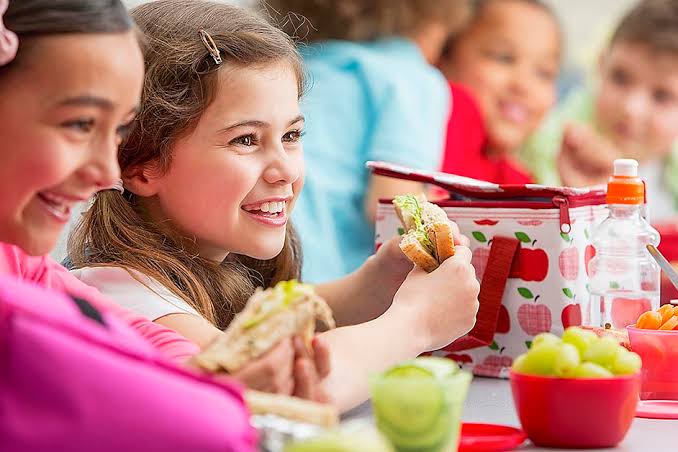 Especialistas destacam importância da alimentação saudável na volta às aulas