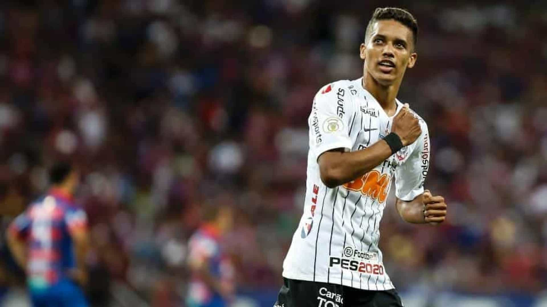 Pedrinho não discute renovação mesmo com sondagens ao Corinthians