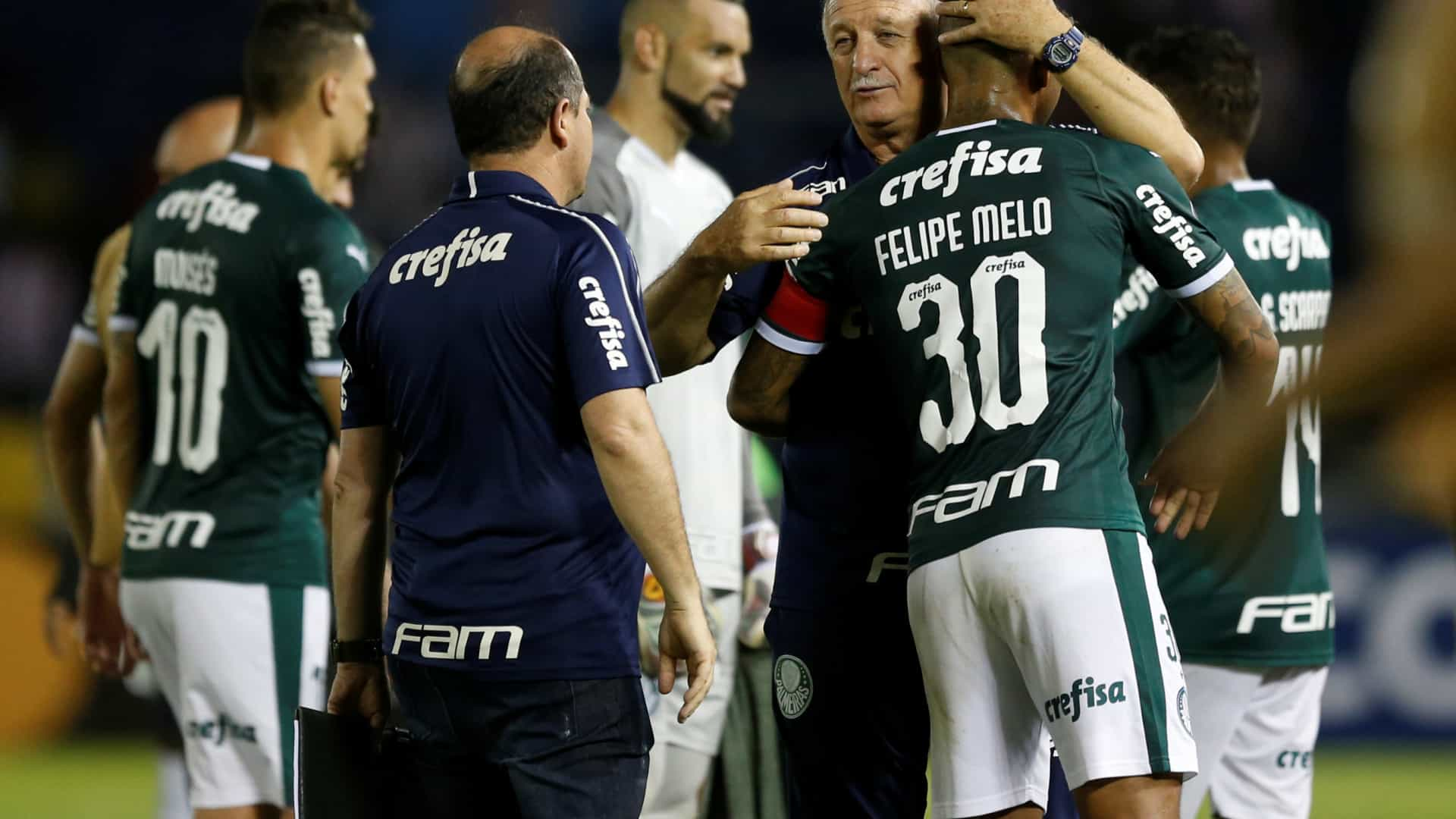 Thiago Santos deve substituir Felipe Melo contra o Grêmio