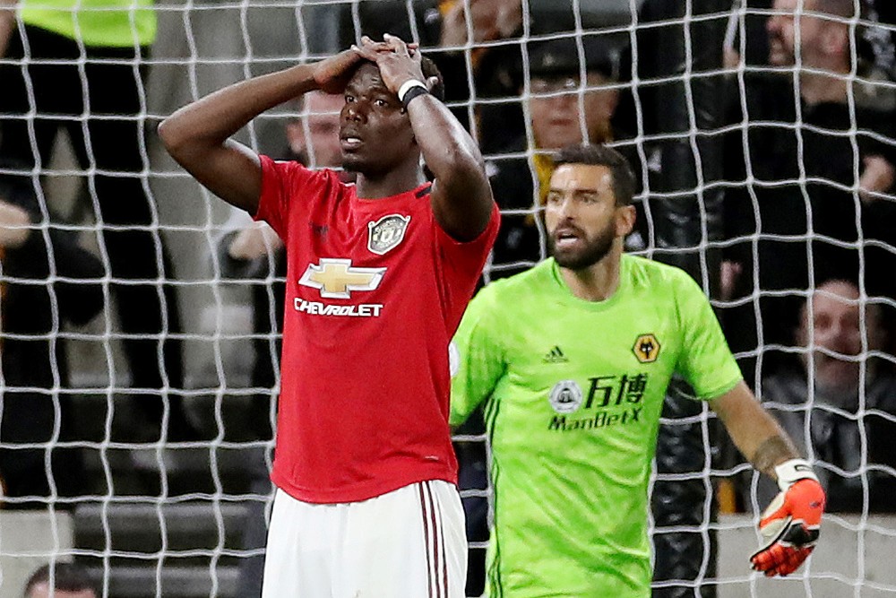 Manchester United condena insultos racistas a Paul Pogba: “Tolerância zero”