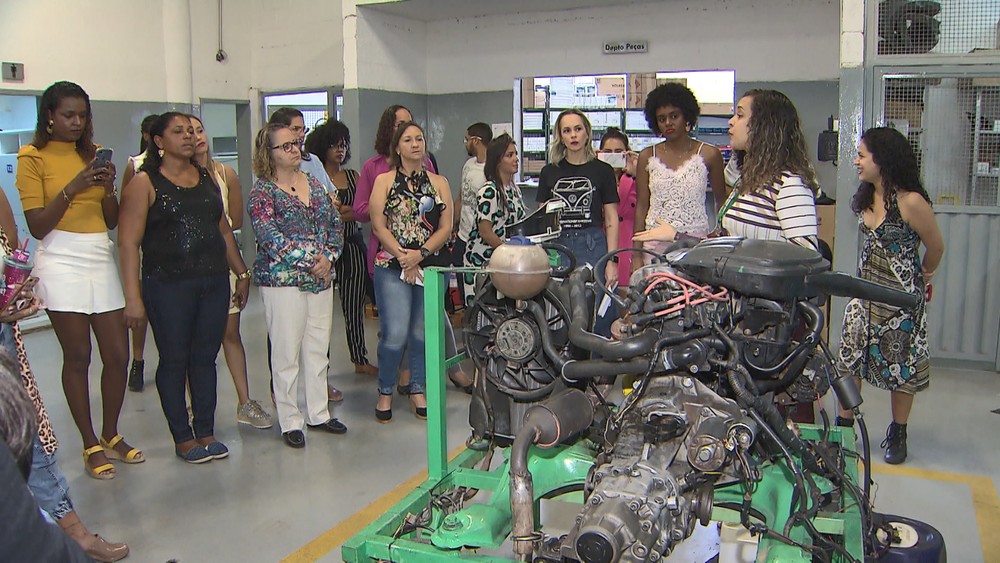 Amigas criam curso de mecânica básica para ensinar mulheres na BA: ‘Independência automotiva’