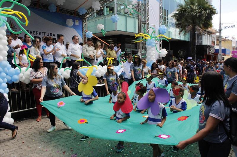 Com o tema “Somos Protagonistas da Educação; #SomosNota10”, Crato celebra Dia da Independência do Brasil