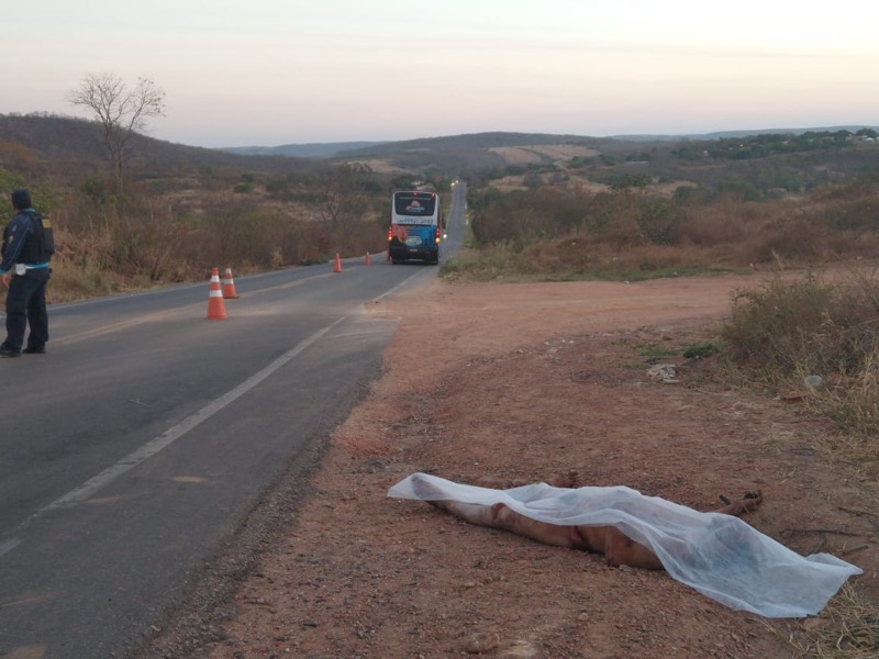 Homem se joga na frente de ônibus e morre em Crato-CE