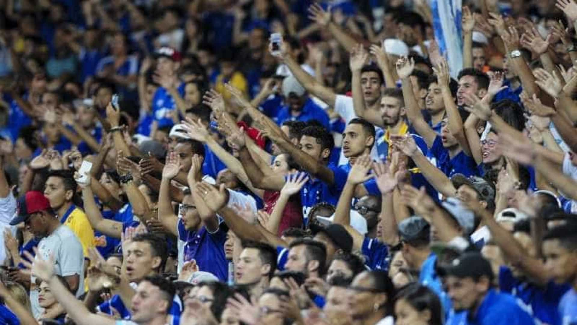 Após protestos, Henrique cobra apoio da torcida do Cruzeiro