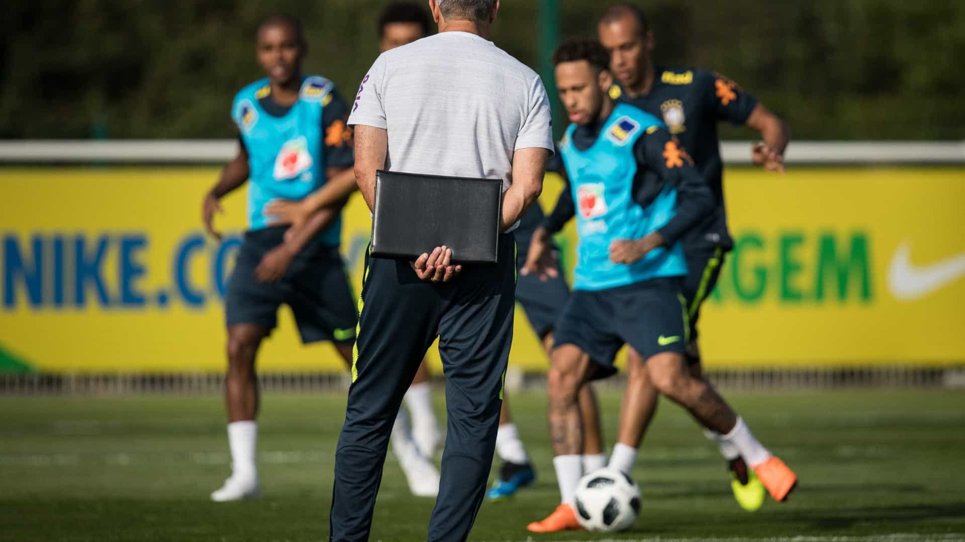 Tite esboça Brasil para amistoso com Neymar, Richarlison e Firmino,