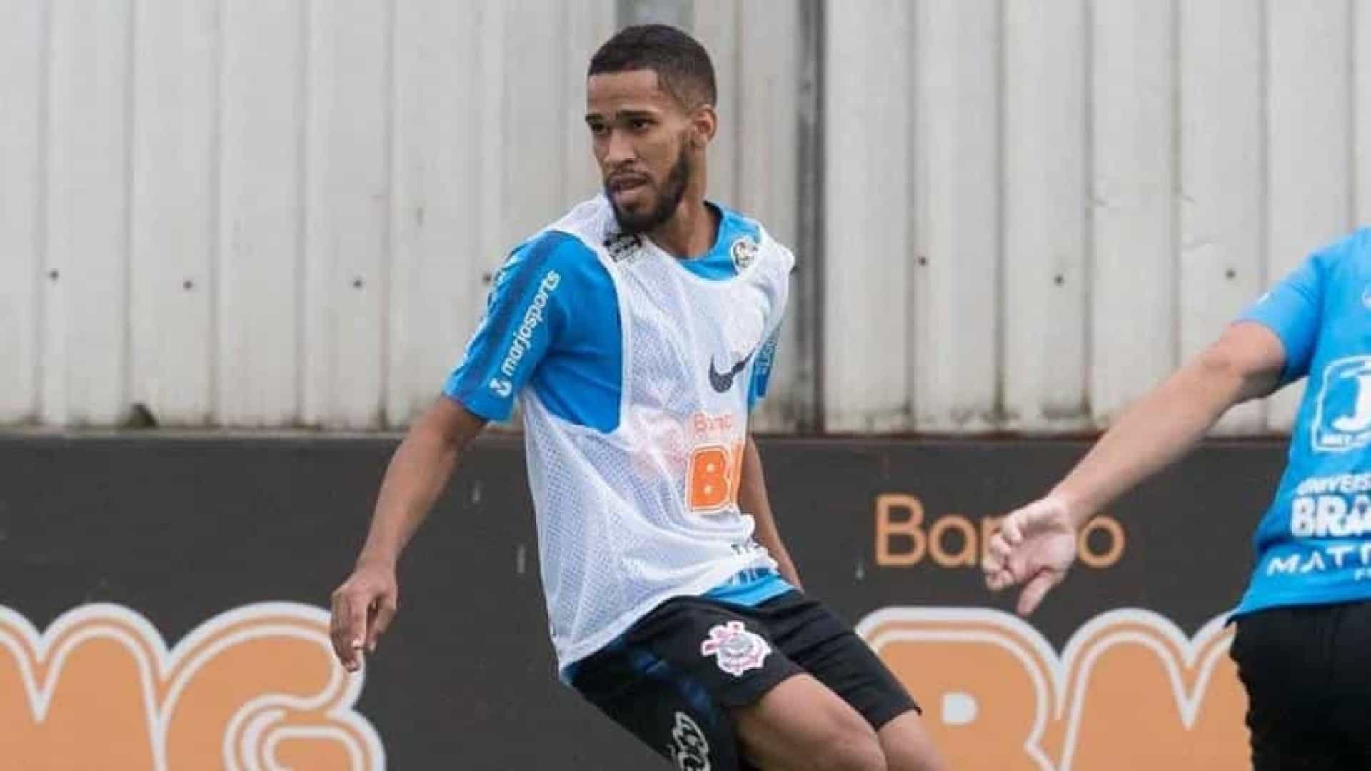 Everaldo vira baixa e aumenta lista de problemas do Corinthians