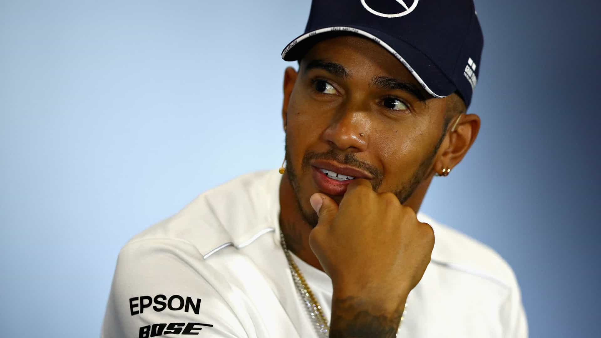 Hamilton espera que Ferrari seja ‘um segundo mais rápida’ na Itália