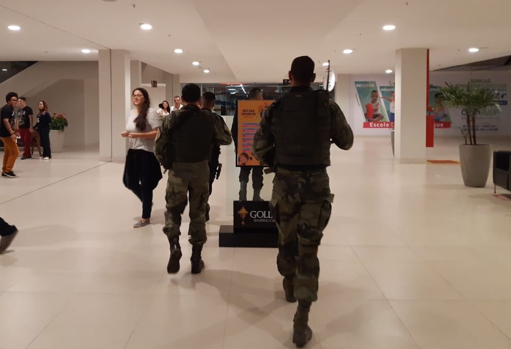 Assaltantes invadem shopping em São Luís e roubam cofre de cinema