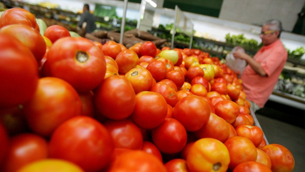 Preço da cesta básica em Fortaleza tem queda de 4,63%, mas segue o mais alto do Nordeste