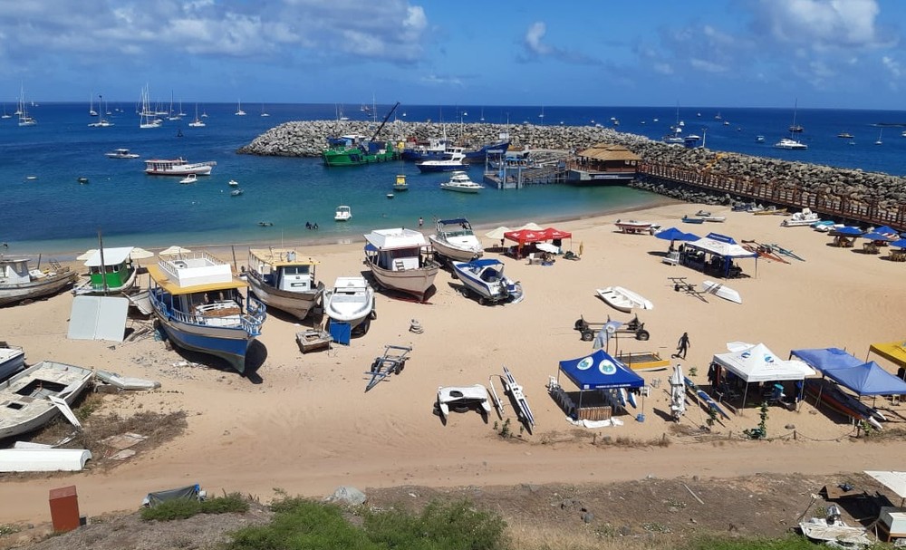 Vistoria marca início do processo de ordenamento da Praia do Porto, em Noronha