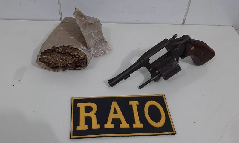 BPRAIO apreende duas armas de fogo e  um simulacro de arma  nas cidades de  Juazeiro  do Norte e Lavras da Mangabeira-CE