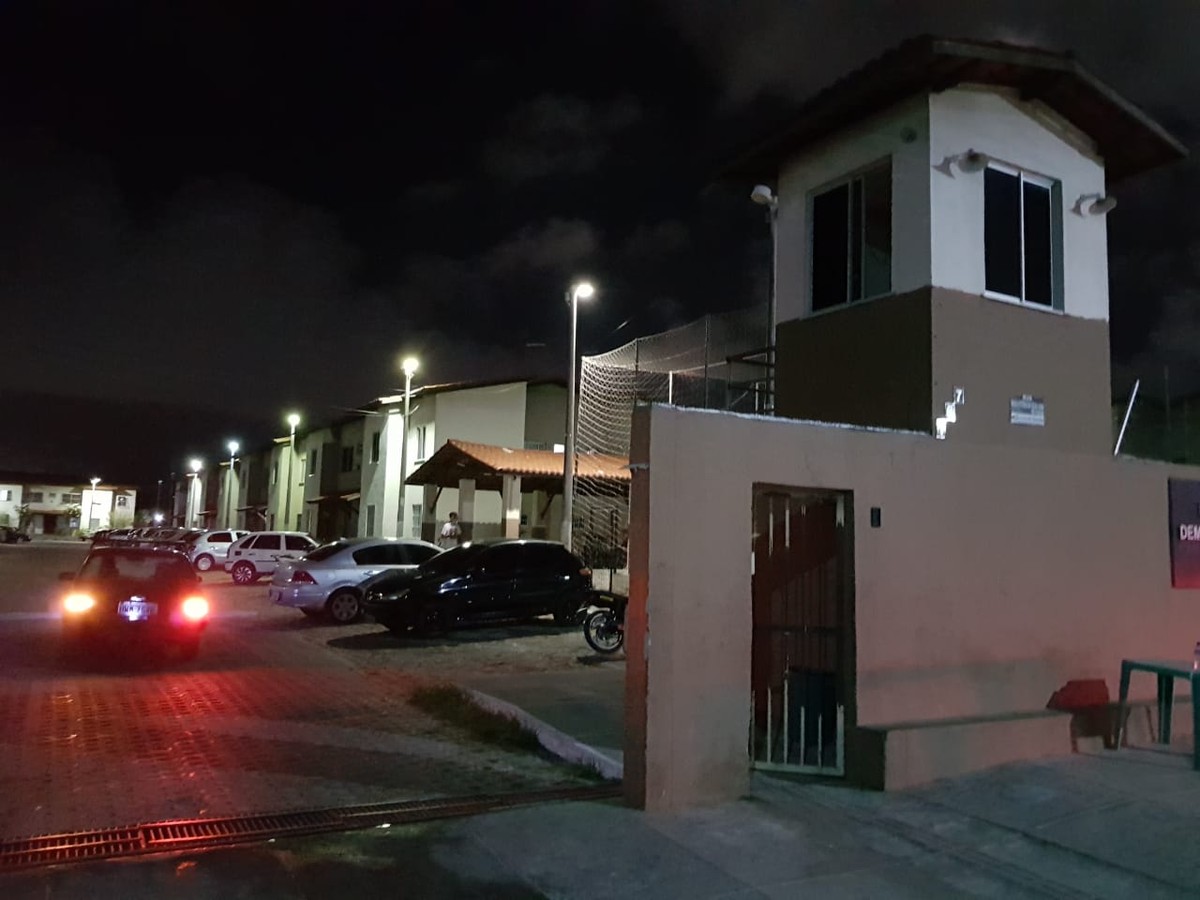 Morador de conjunto habitacional é morto a tiros na Grande Fortaleza