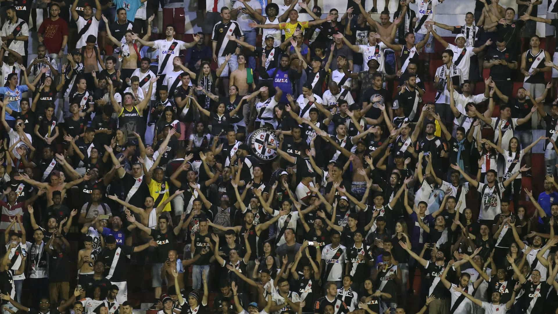 Com chances remotas de ir à Libertadores, Vasco enfrenta o Palmeiras