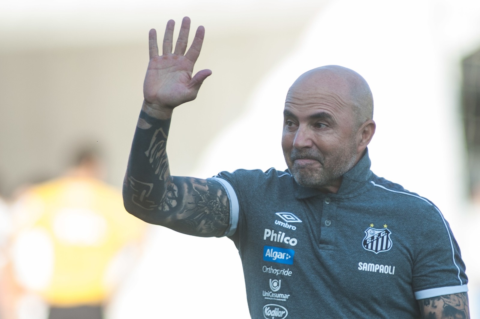 Sampaoli diz que não pediu demissão; Santos cobra multa, e discussão deve ser levada à Justiça