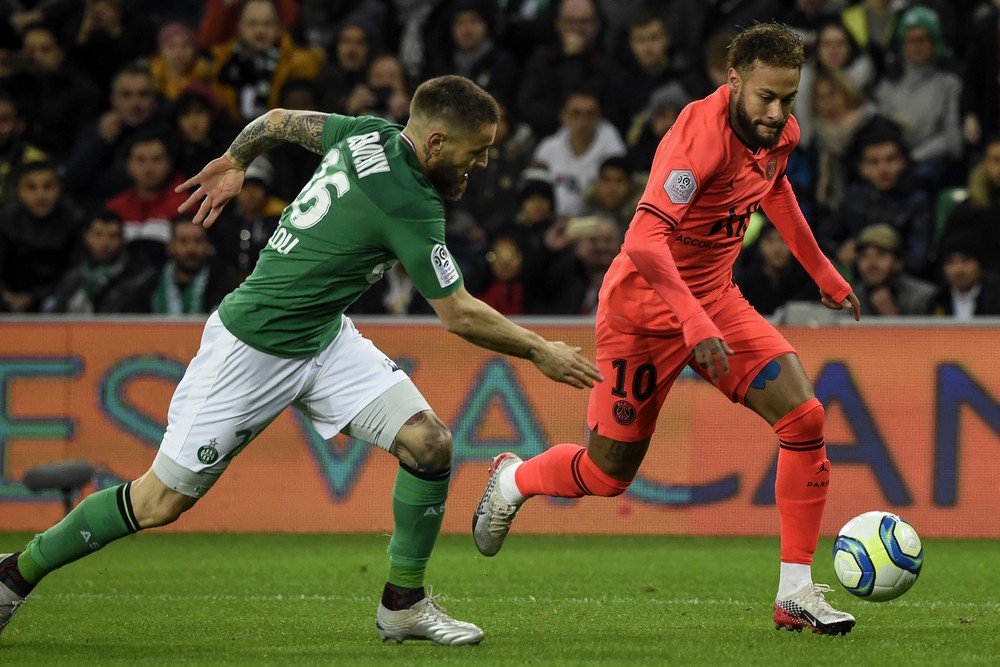 Neymar “herda” gol na vitória do Paris Saint-Germain em cima do Saint-Étienne