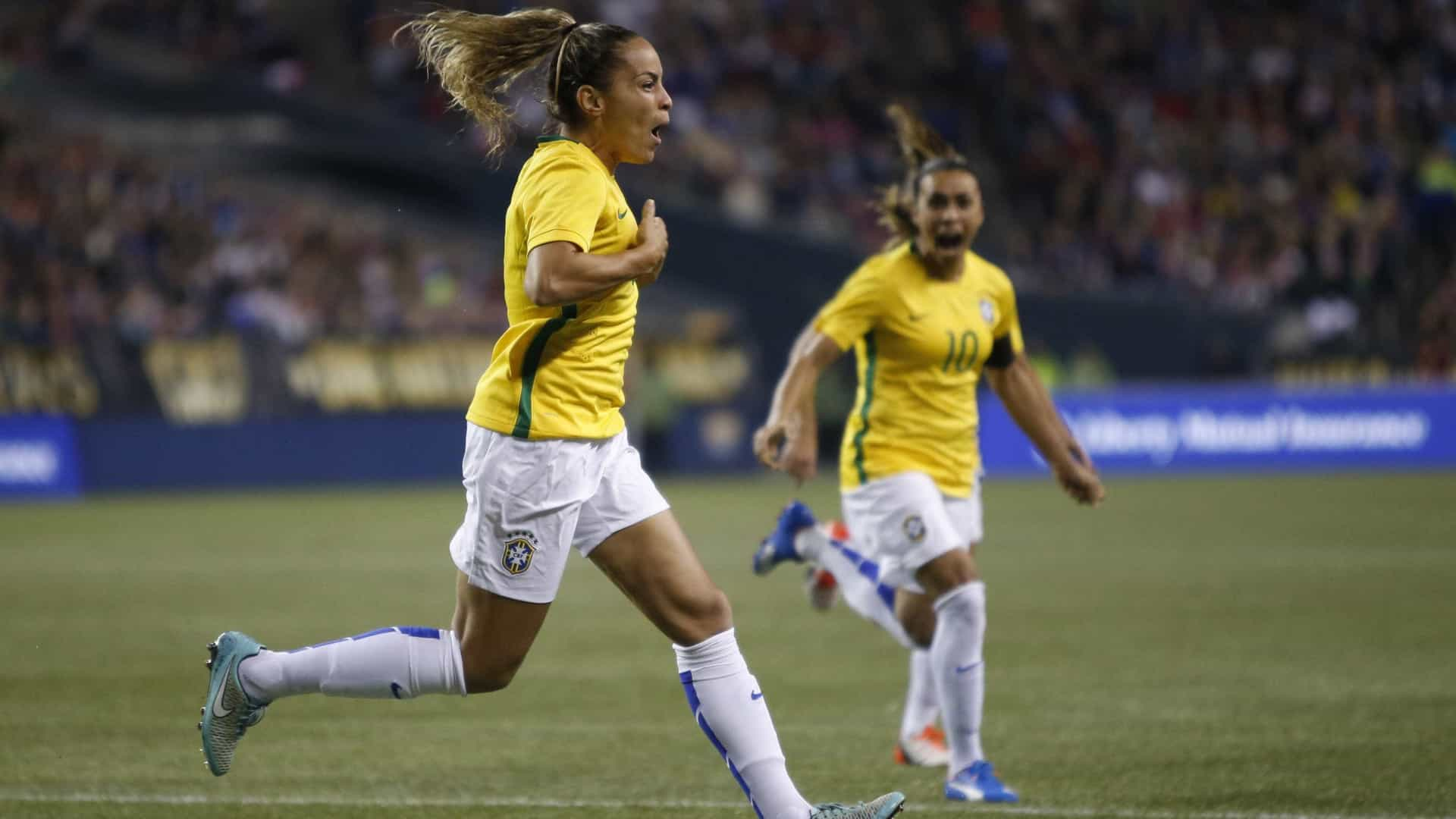 Seleção brasileira feminina volta ao top 10 de ranking da Fifa