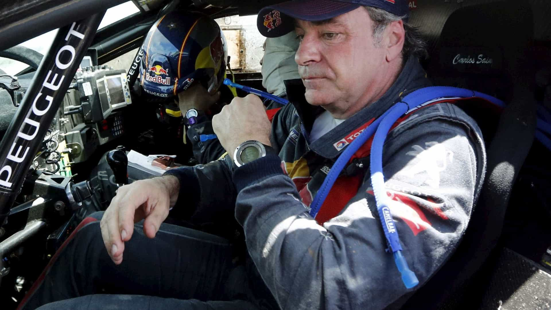 Carlos Sainz mantém vantagem e é tricampeão do Rali Dakar