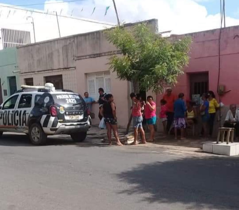 Homem mata própria mãe e fere irmão em Crato-CE