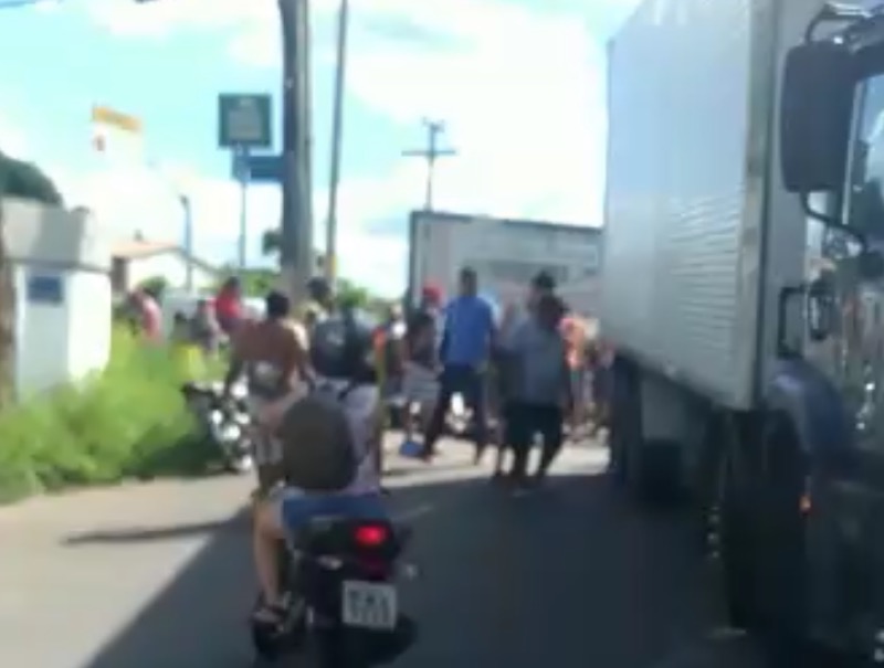 Caminhão atropela e mata homem em motocicleta no bairro Lagoa Seca