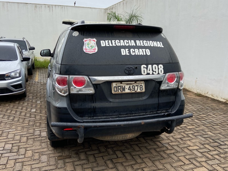 O acusado de matar o prefeito da cidade de Granjeiro  já se encontra preso na delegacia de polícia civil da cidade do Crato.