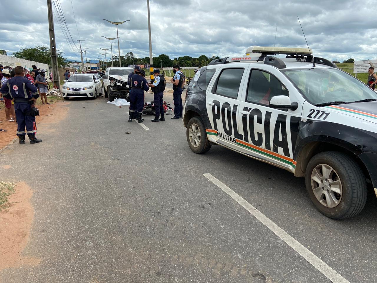 Colisão entre carro e moto deixa um morto e um ferido em Juazeiro do Norte