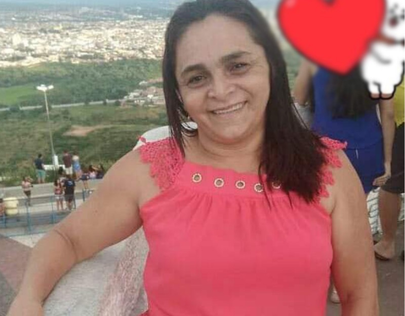 Mulher morre vítima de bala perdida, após dupla invadir sua residência para matar desafeto em Crato