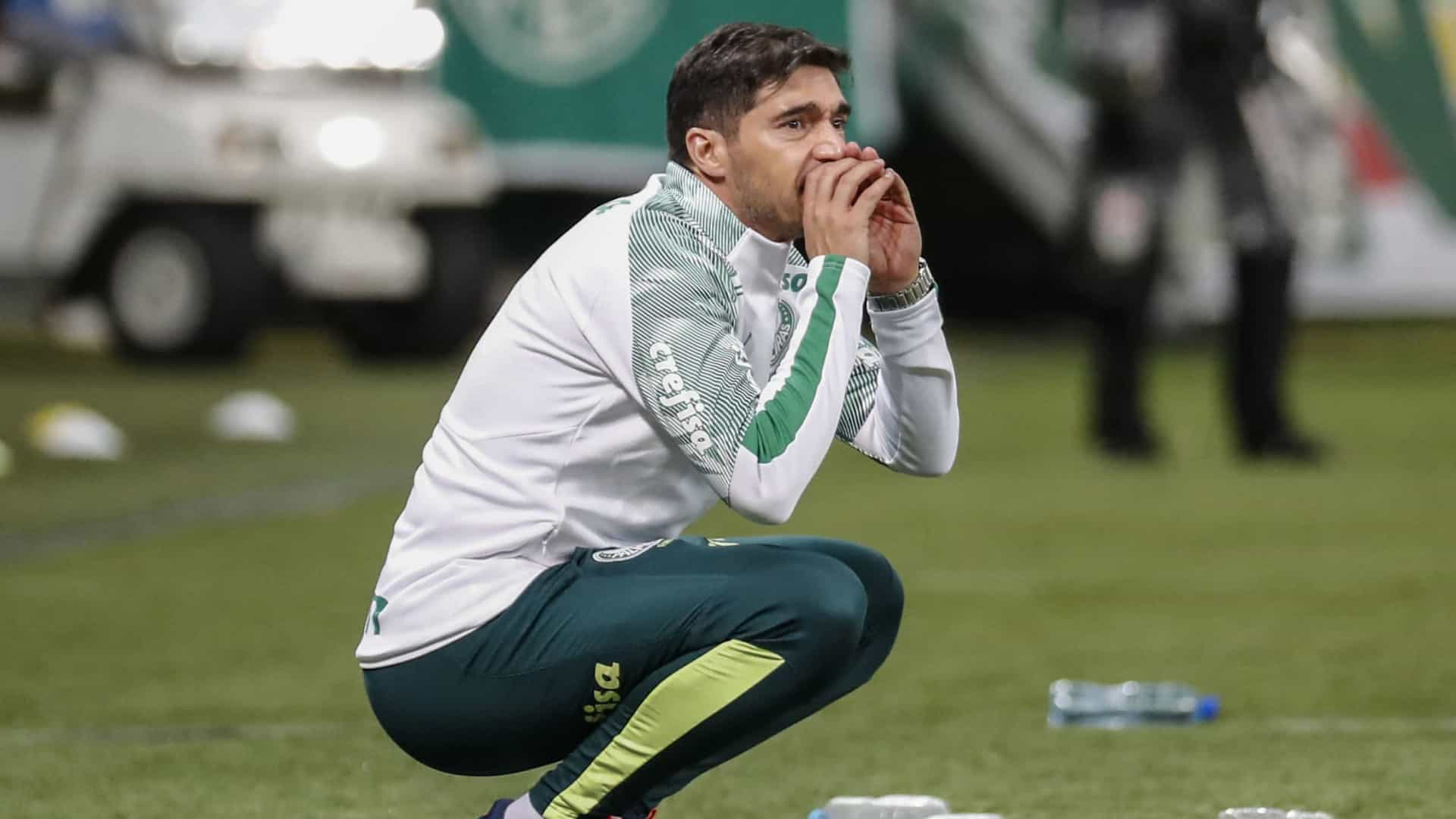 Palmeiras chega a decisões no limite e aguarda pausa inédita para Abel