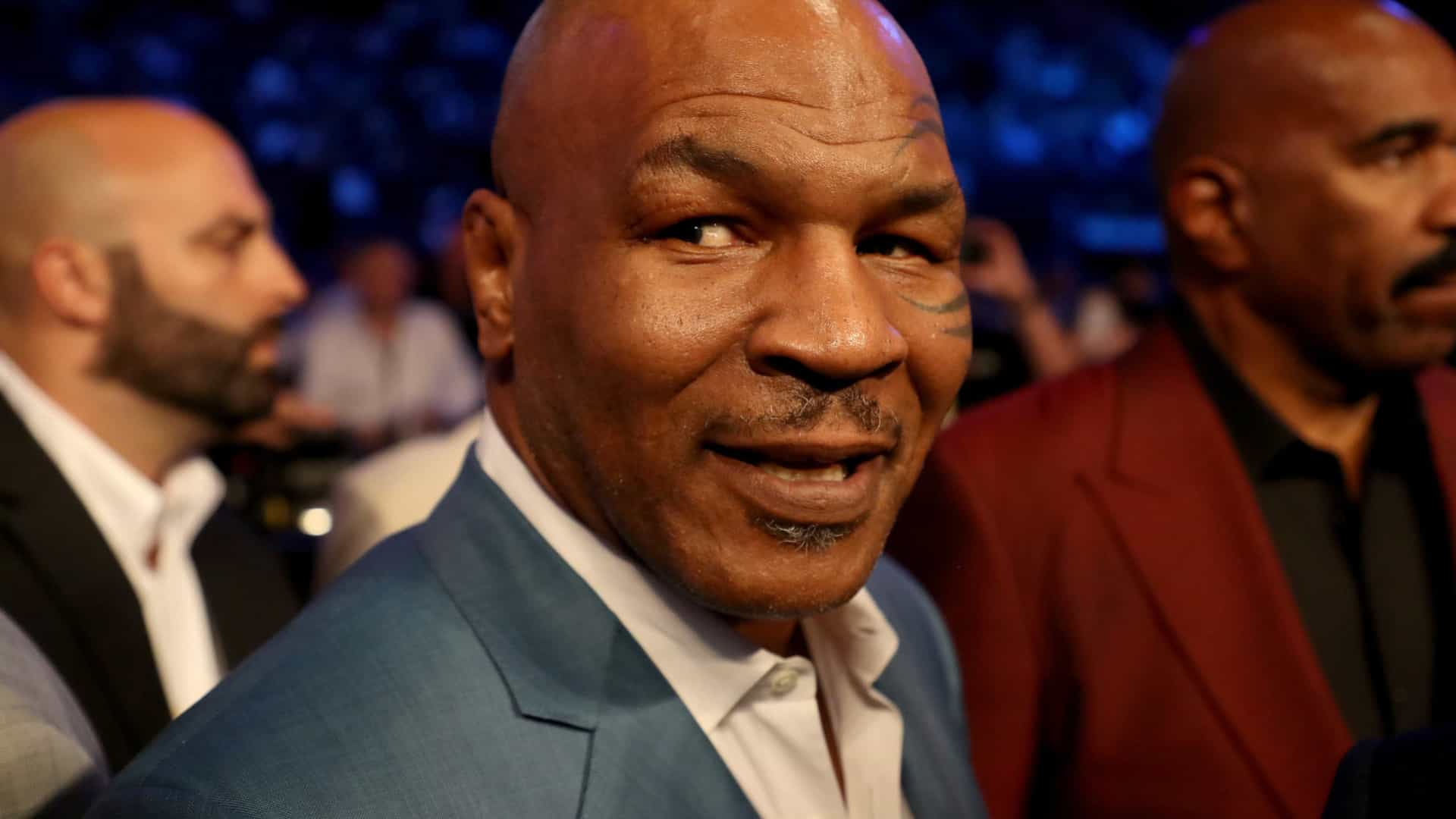 Tyson acredita na chance de Saul Canelo ganhar título mundial dos pesos pesados