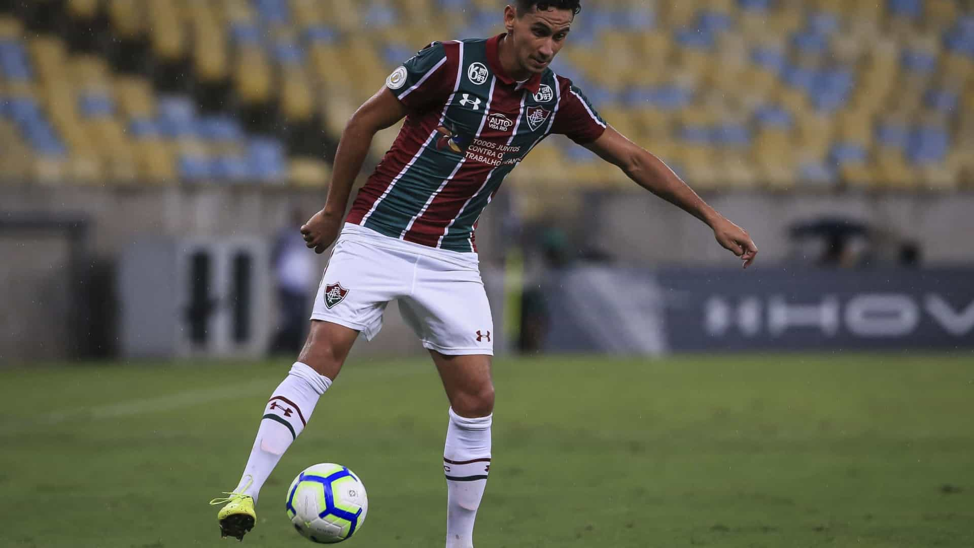 Fluminense vence clássico e tira Flamengo da liderança da Taça Guanabara