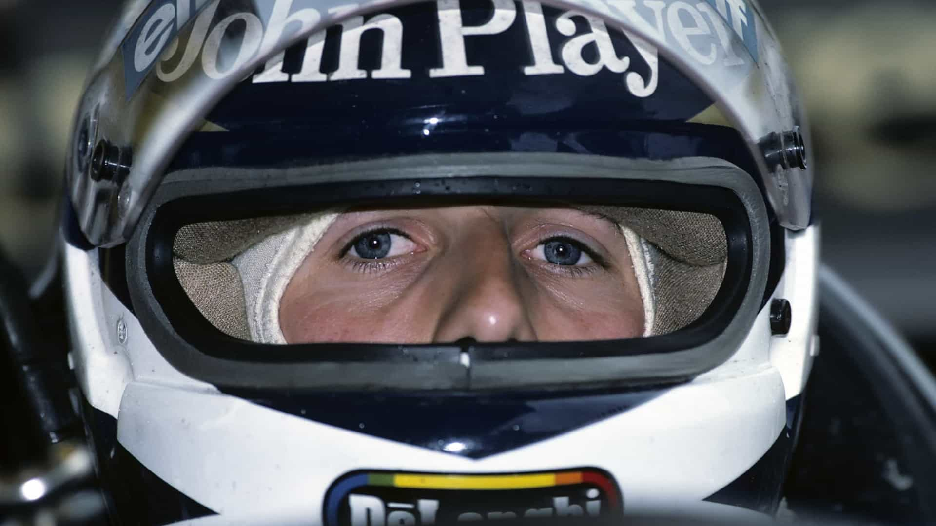 Ex-companheiro de Ayrton Senna na Lotus, Johnny Dumfries morre aos 62 anos