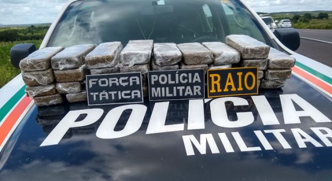 Ônibus clandestino é interceptado em Brejo Santo com 25 kg de maconha