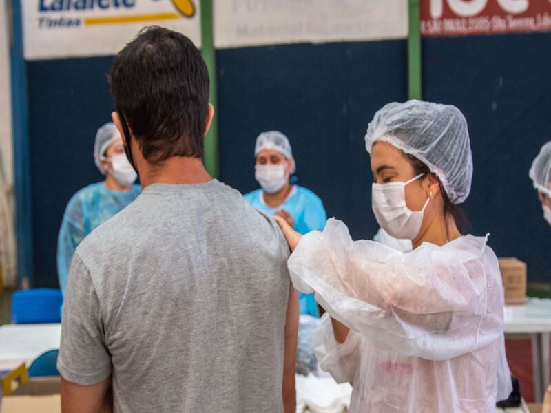 Juazeiro abre agendamento da vacinação contra a Covid para jovens de 18 anos a partir de 13h