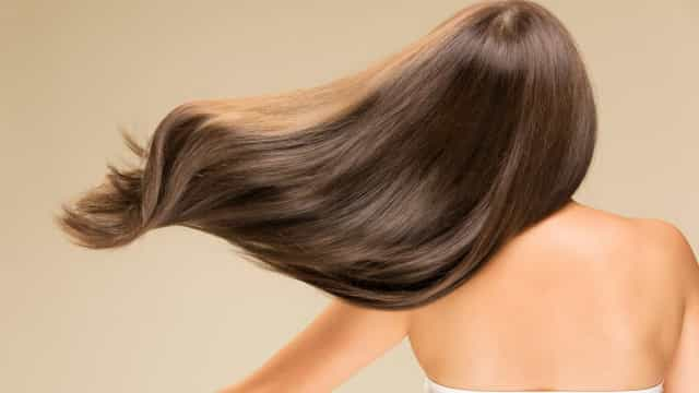 Cabelo estragado? Prepare esta super hidratação com abacate e banana