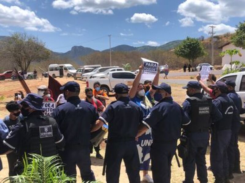 Ministro da Educação inaugura Campus da UFC no Interior em meio a protestos