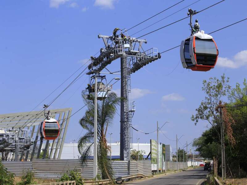 Teleférico de Juazeiro do Norte tem cabines instaladas para primeira rodada de testes