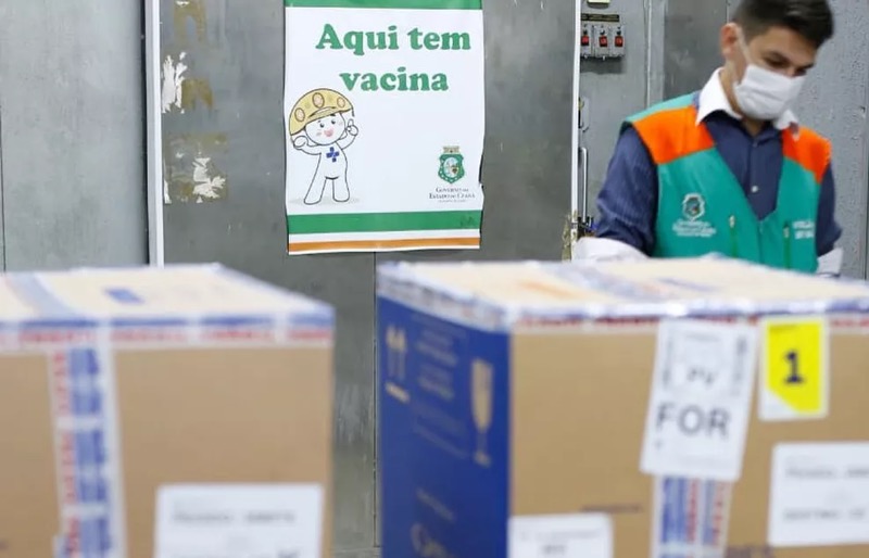 Ceará recebe mais de 394 mil doses de vacina contra a Covid nesta sexta, diz Camilo