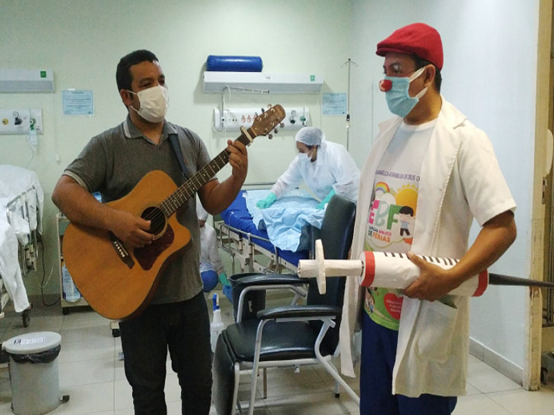 Hospital Regional do Cariri volta a receber o projeto “Faz-me rir na missão” após suspensão pela pandemia