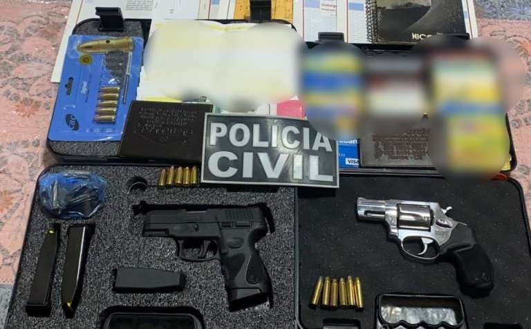 Idoso de 72 anos é preso em flagrante com três armas de fogo e munições em Aurora