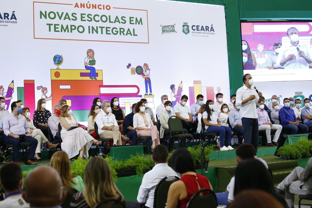 Camilo expande o ensino integral no Ceará com 68 novas unidades escolares