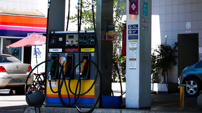 Reajuste de 18% da Petrobras: previsão é gasolina chegar a R$ 9 e diesel a R$ 8 nos postos